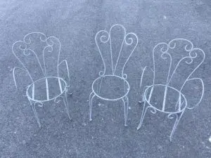 Lire la suite à propos de l’article Sablage de mobilier de jardin en fer forgé