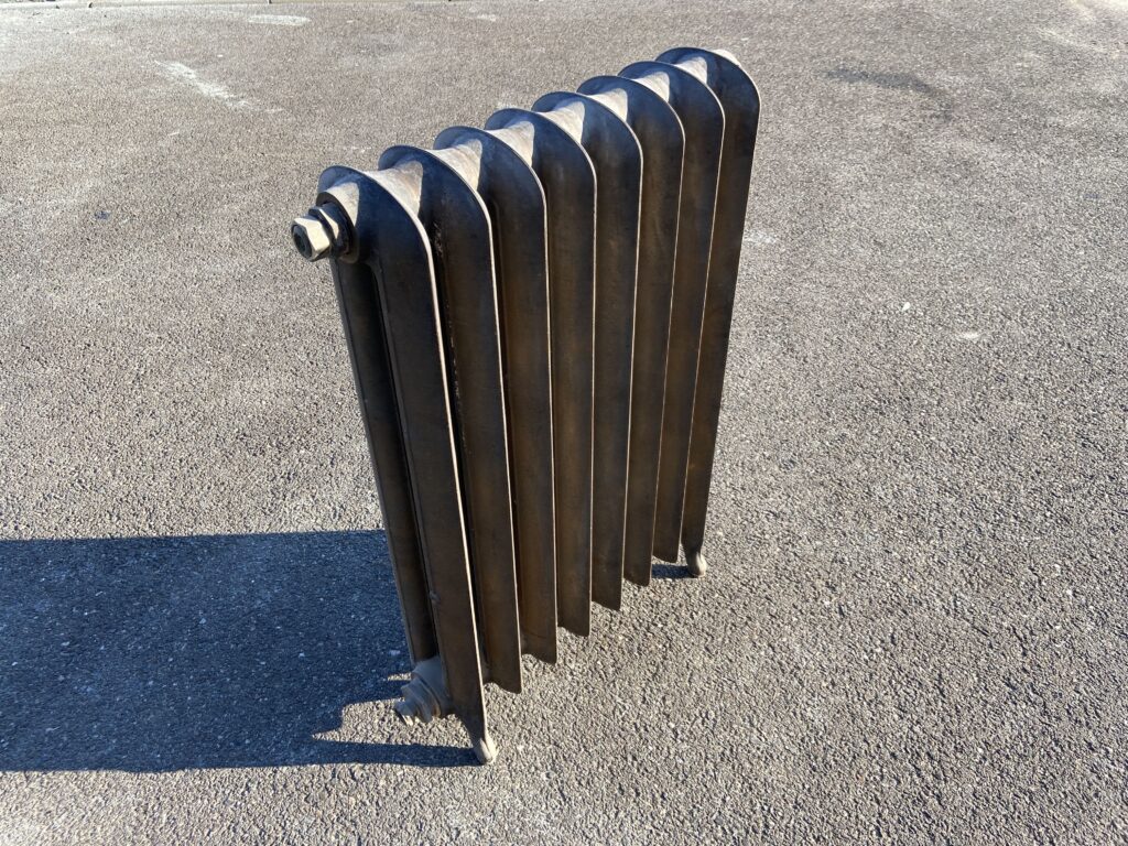 Radiateur ancien sablé